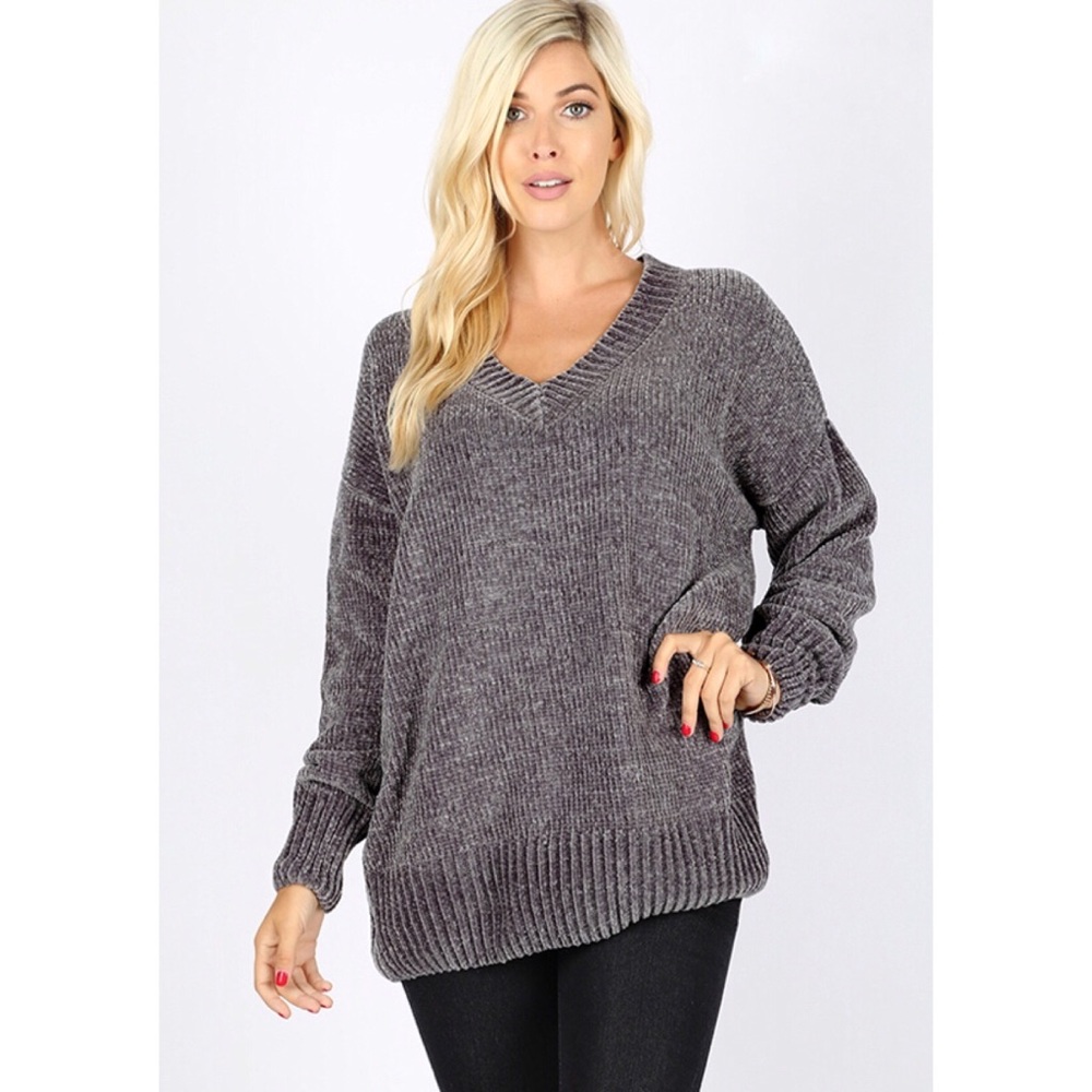 Oversized V-Neck Sweater - Picture 4 of 4